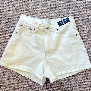 A&F brand new with tags curve love shorts white